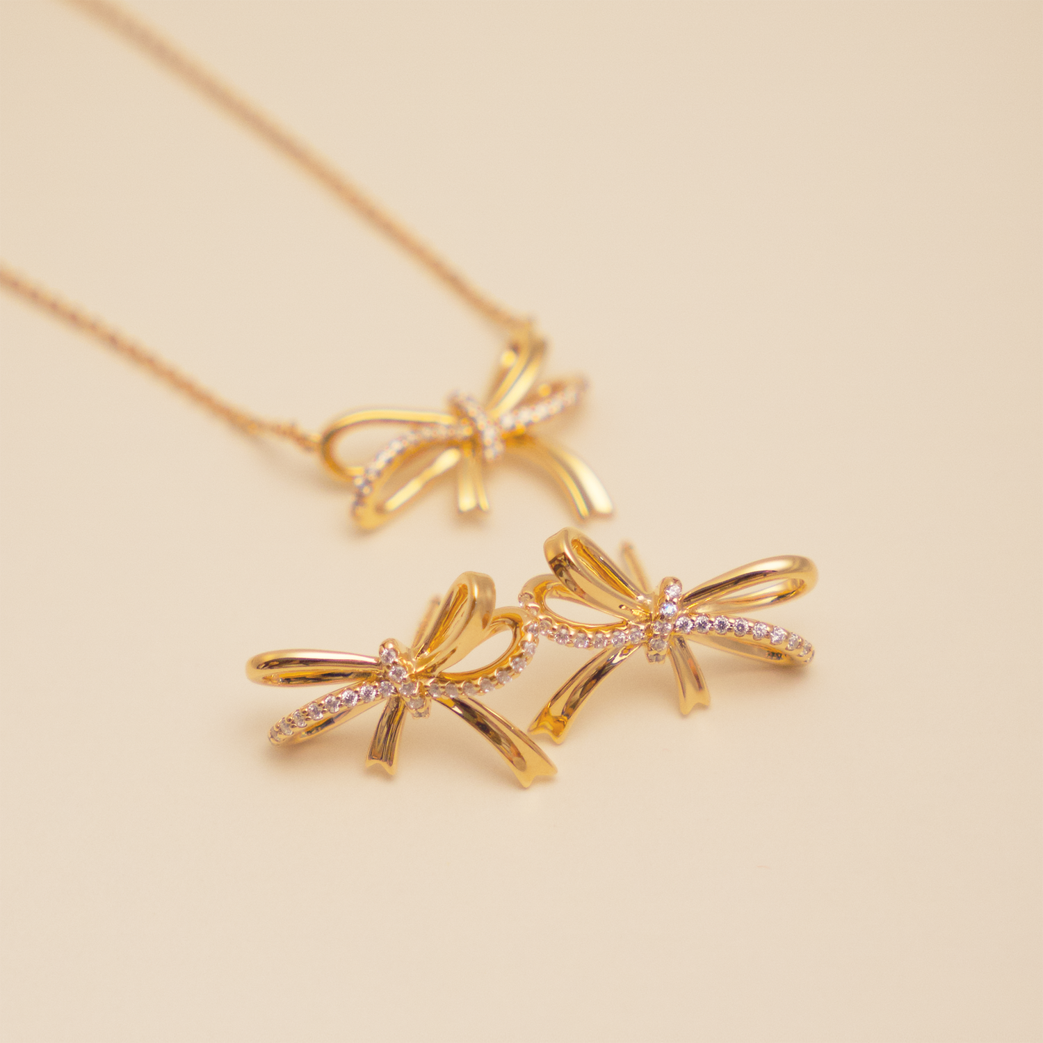 18K Gold-Plated Bow Pendant Necklace And Earrings Set