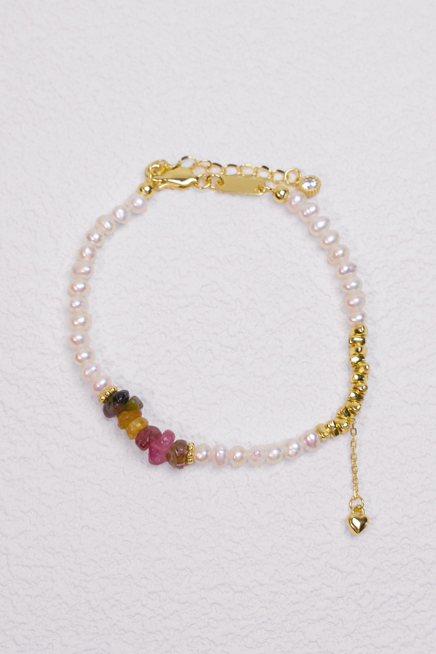 18K Gold-Plated Heart Charm Freshwater Pearl Bracelet; 18K gold-plated pearl bracelet; tourmaline and pearl jewelry; heart charm bracelet; colorful gemstone bracelet; elegant gold-plated bracelet for women;